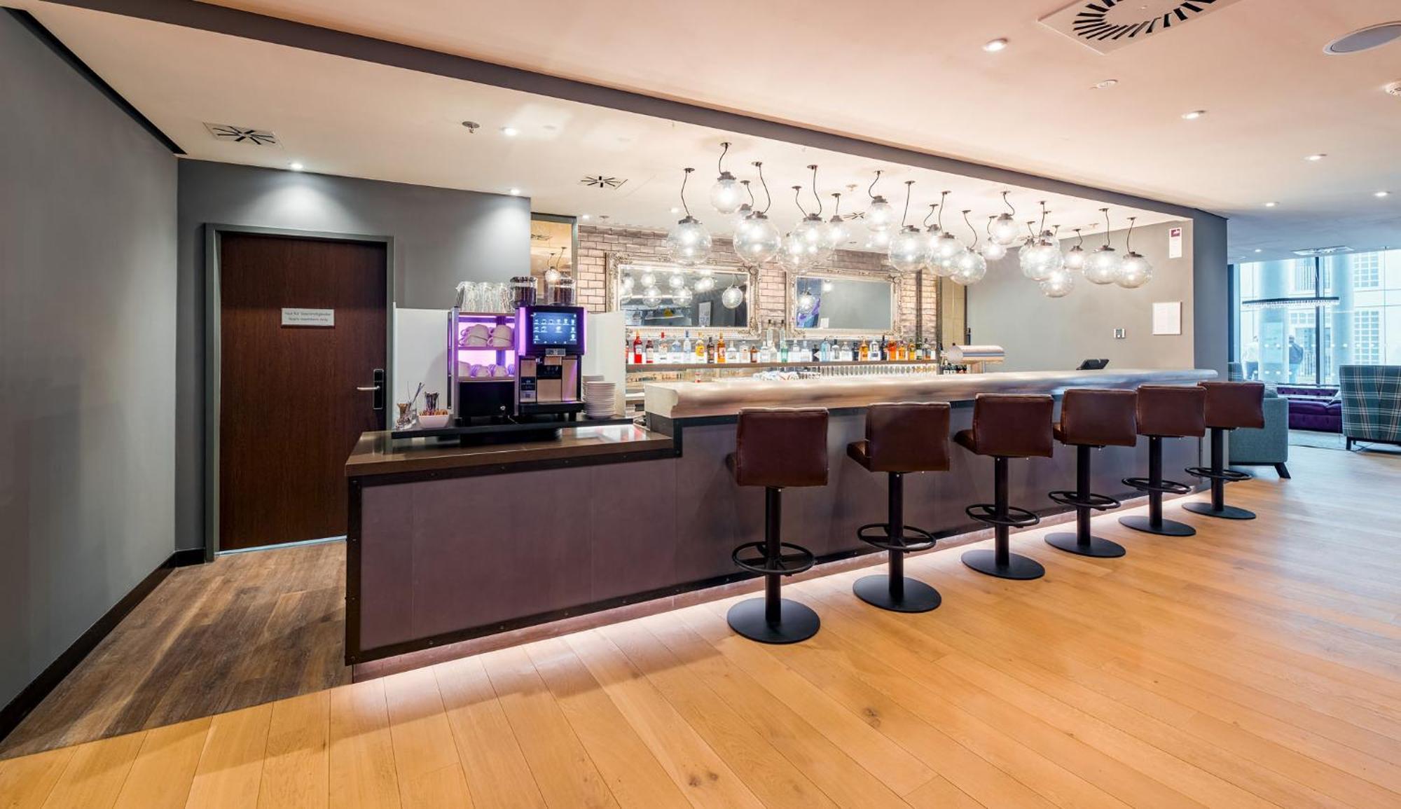 Premier Inn Stuttgart City Europaviertel Εξωτερικό φωτογραφία
