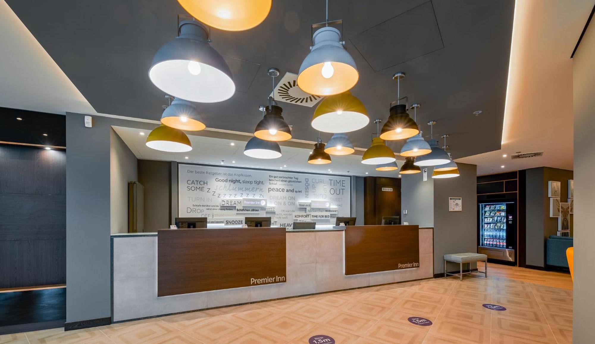 Premier Inn Stuttgart City Europaviertel Εξωτερικό φωτογραφία