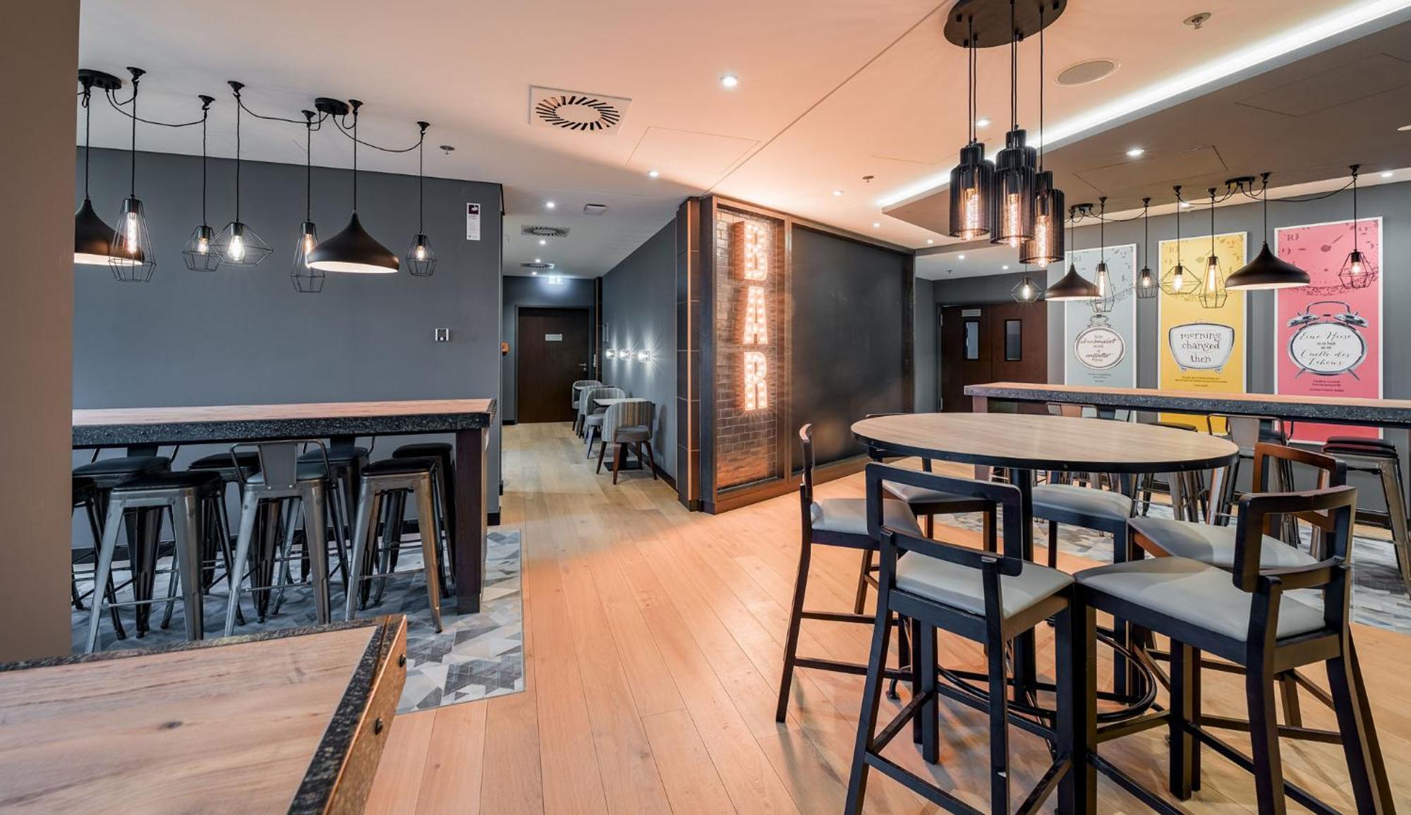 Premier Inn Stuttgart City Europaviertel Εξωτερικό φωτογραφία