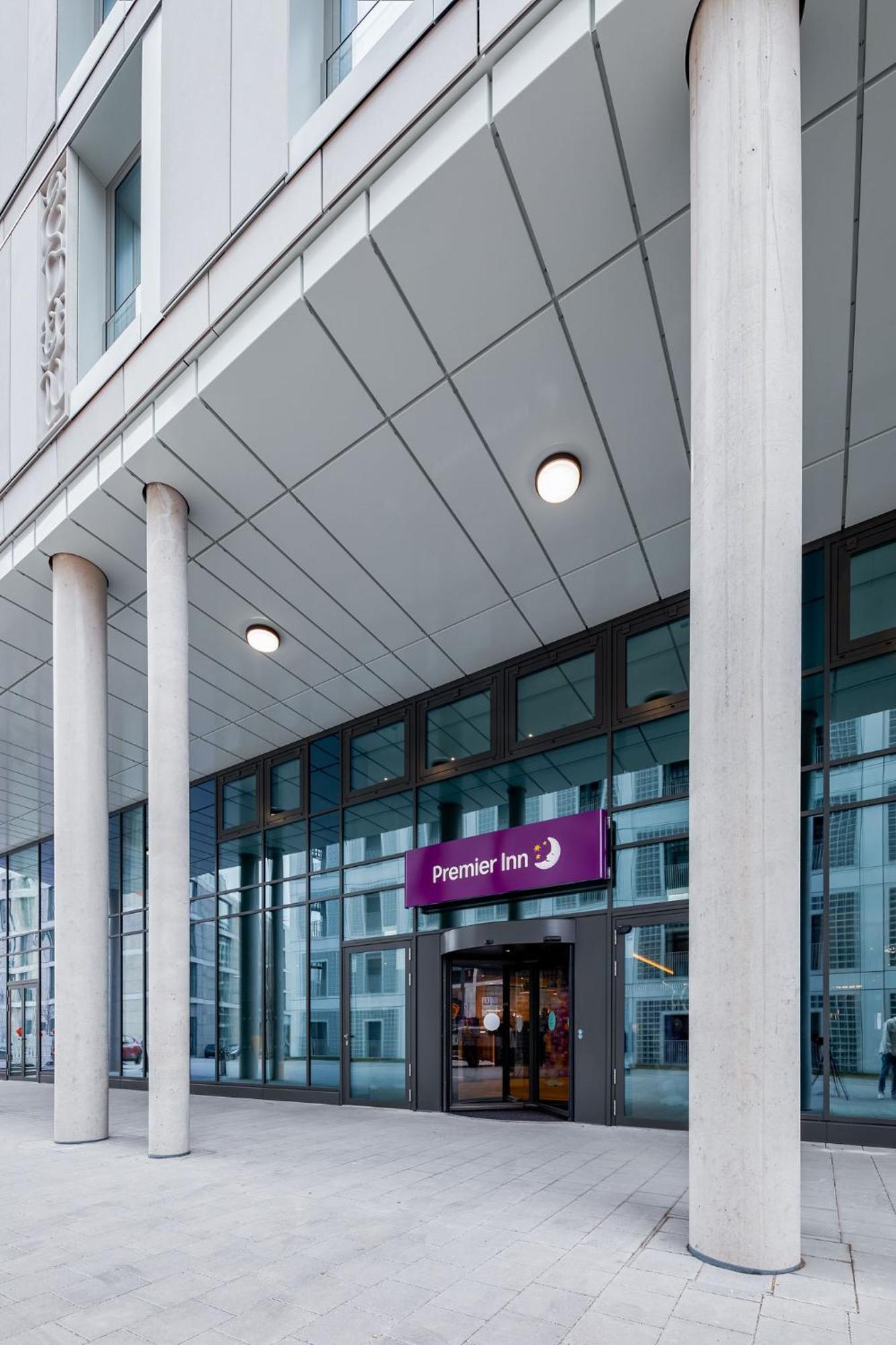 Premier Inn Stuttgart City Europaviertel Εξωτερικό φωτογραφία